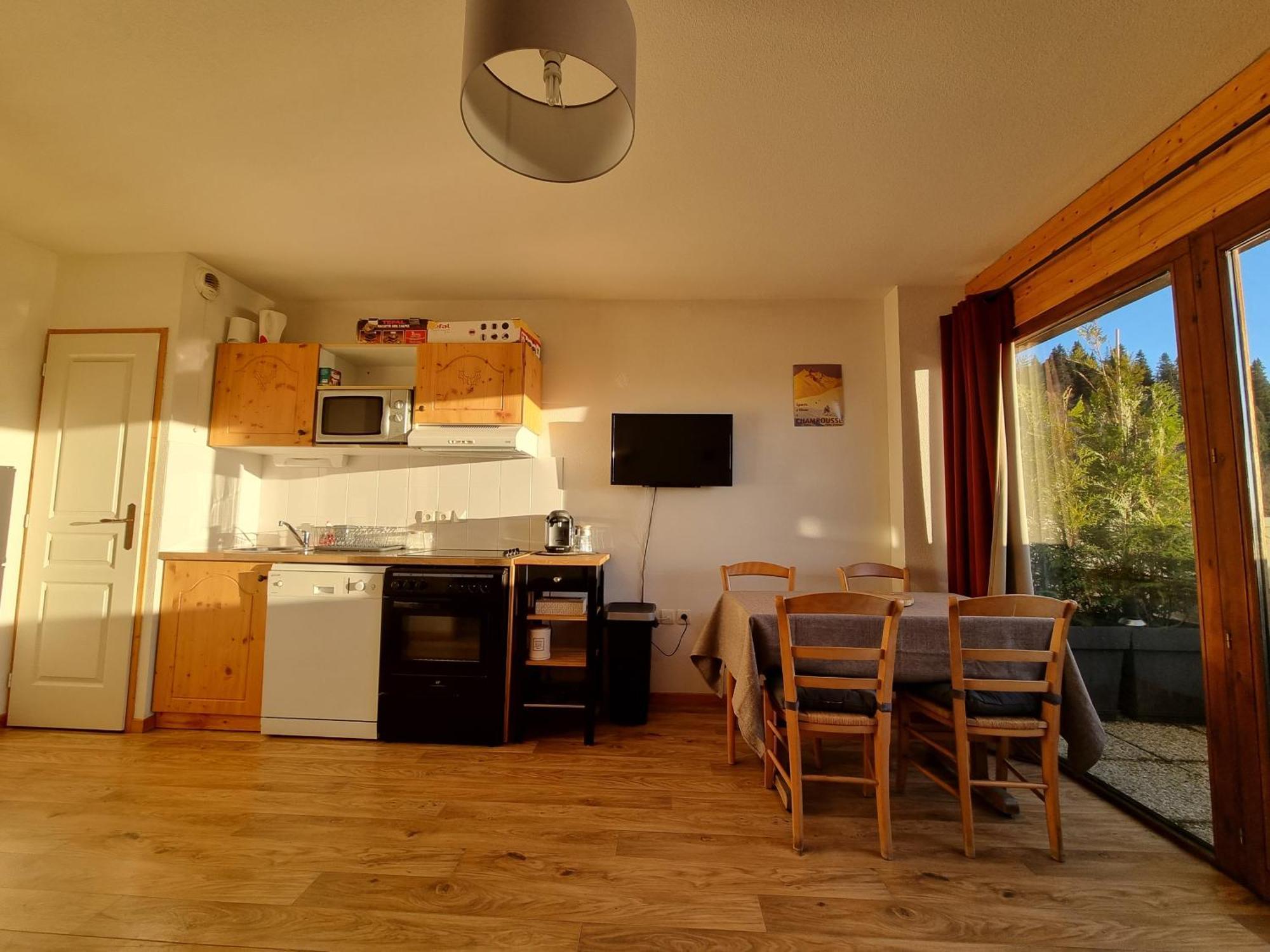 Appartement 4 Personnes 32M2 Au Pied Des Pistes- Wifi- Balcon Sud- Chamrousse 1650 Buitenkant foto